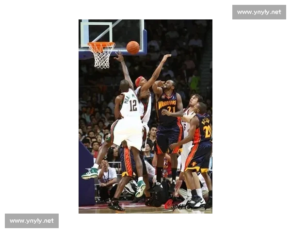 今日篮球大战：各队拼尽全力争夺胜利 看点汇总与精彩瞬间回顾